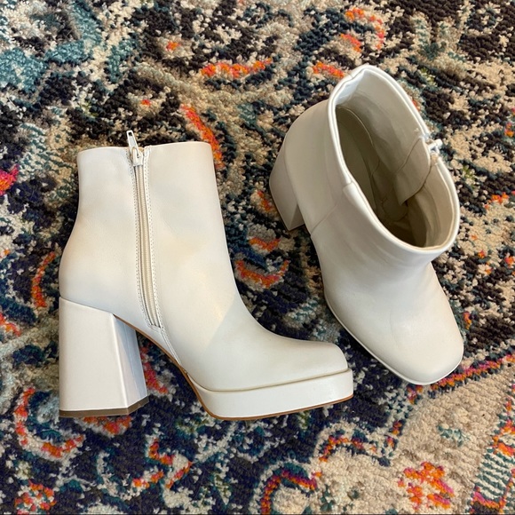 Steve Madden Edsel Boots 